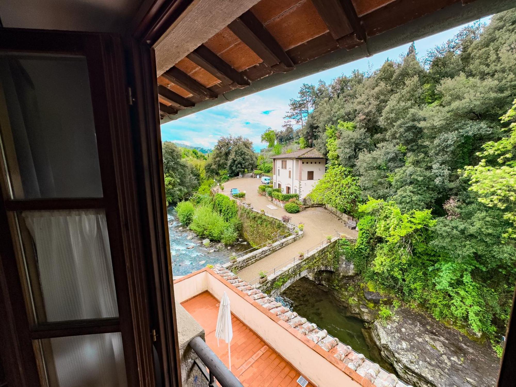 La Ferriera Exclusive Resort - Pool & Waterfall Loro Ciuffenna Εξωτερικό φωτογραφία