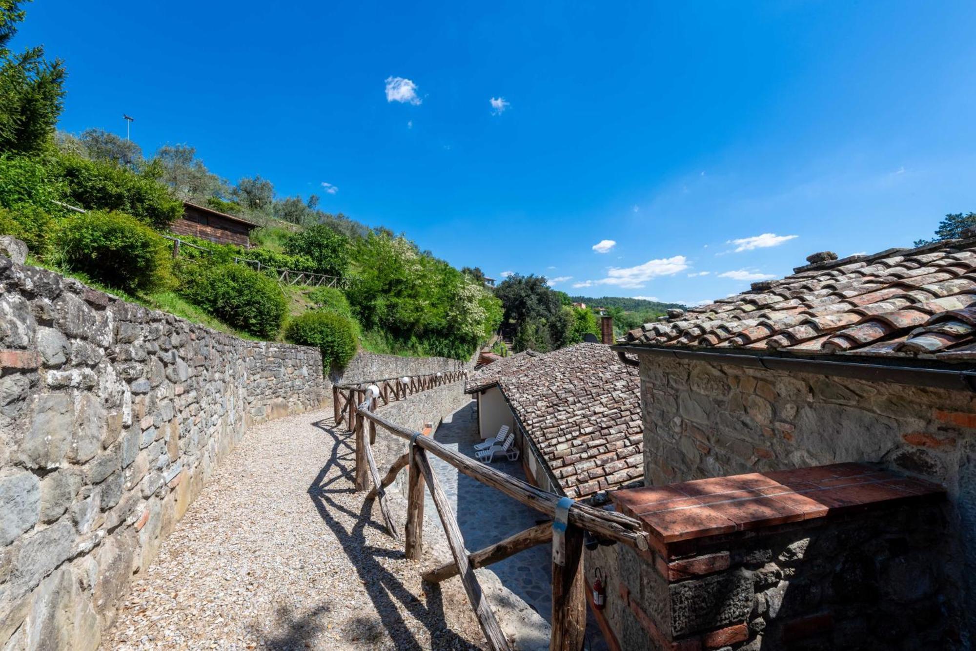 La Ferriera Exclusive Resort - Pool & Waterfall Loro Ciuffenna Εξωτερικό φωτογραφία